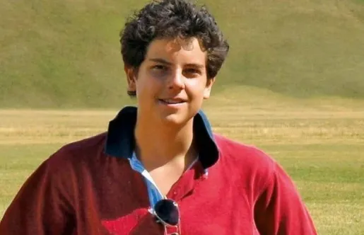 Vaticano pendura imagem de Carlo Acutis na fachada da Basílica de São Pedro