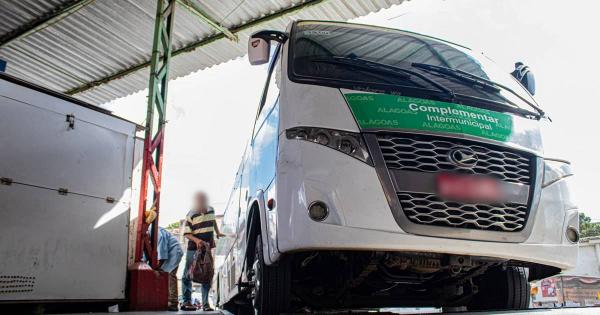 Van de transporte intermunicipal é assaltada em Murici — © Alyson Santos/Arquivo/Ilustração