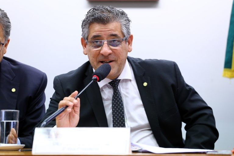 Nereu Crispim: o projeto ajuda a restabelecer a isonomia tributária - (Foto: Vinicius Loures/Câmara dos Deputados)