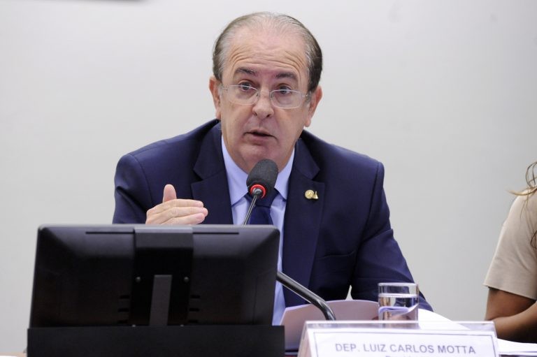 O relator, Luiz Carlos Motta, comandou os trabalhos nesta terça - (Foto: Cleia Viana/Câmara dos Deputados)