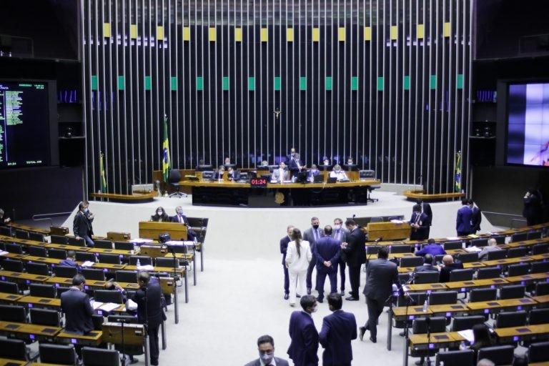 Invasão da Ucrânia pela Rússia repercute no Plenário da Câmara - (Foto: Paulo Sergio/Câmara dos Deputados)