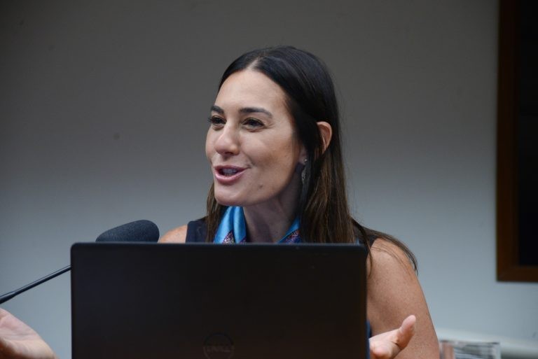 Adriana Colloca: 26% dos trabalhadores chegaram ao setor após perder o emprego - (Foto: Billy Boss/Câmara dos Deputados)