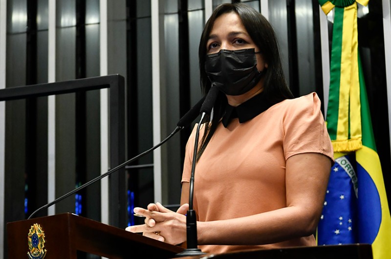 O projeto foi aprovado com mudanças da relatora, Eliziane Gama. A senadora acatou sugestão para assegurar a presença dessas profissionais em qualquer tipo de parto - Waldemir Barreto/Agência Senado