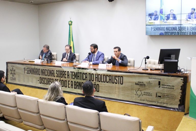  Debatedores ressaltaram a importância de a lei garantir proteção contra o ódio e a intolerância - (Foto: Elaine Menke/Câmara dos Deputados)